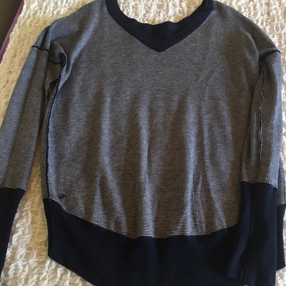 Lululemon Yin Me Pullover Sweater 6 blue - Picture 5 of 8